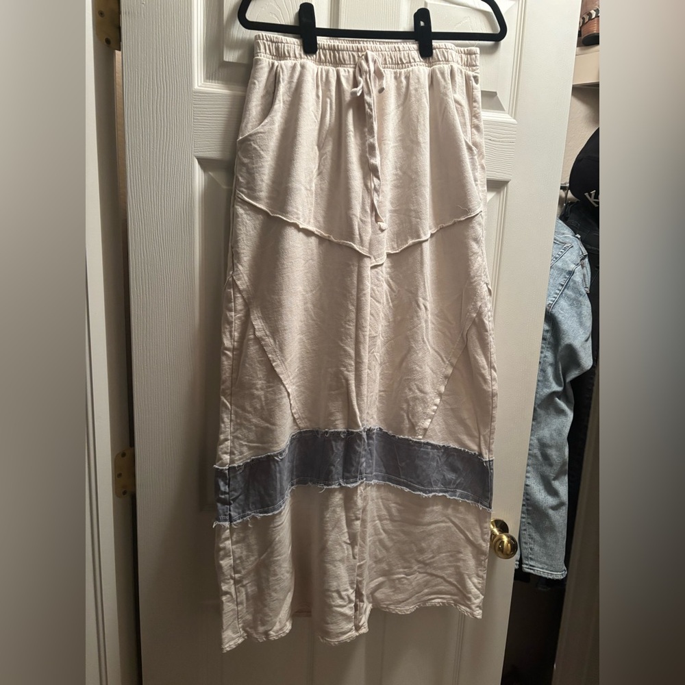NWOT J. HER Elegant Cream and Gray Women's Wide Leg Lounge Pant
